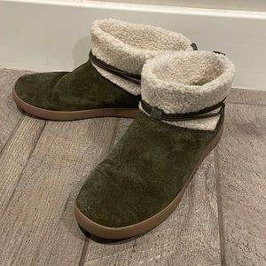 Cute green Koolaburra by Ugg boots!